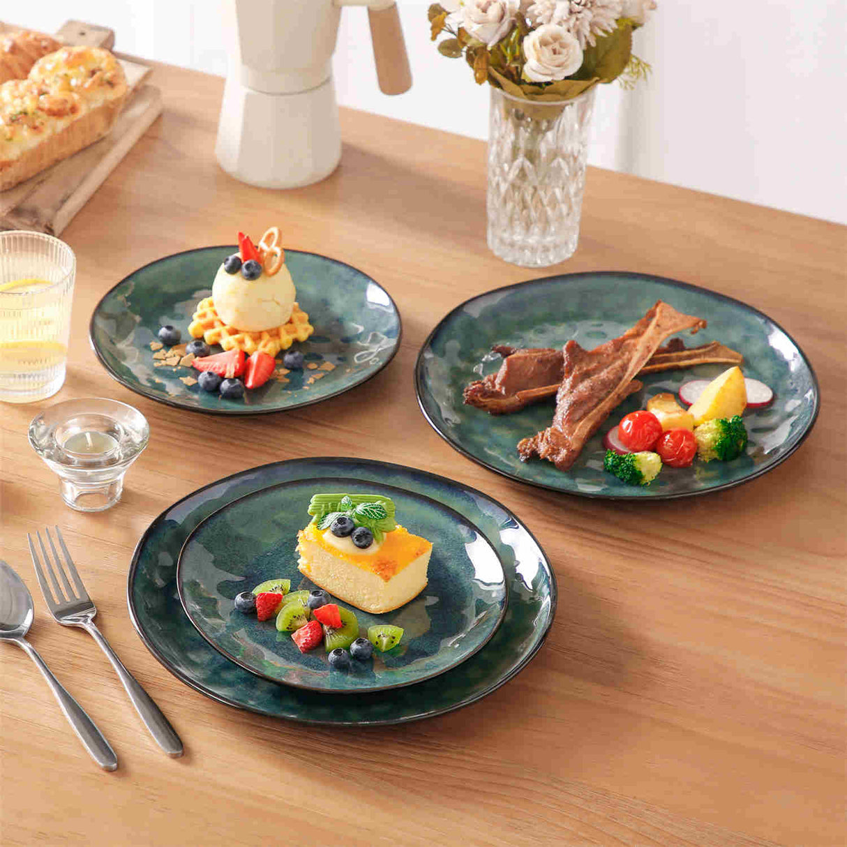 Starry 12 Piece Petite Dinnerware Set