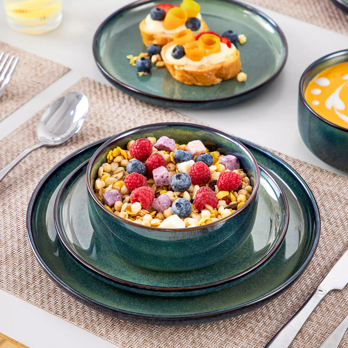 Starry Lipped-Edge 12 Piece Dinnerware Set