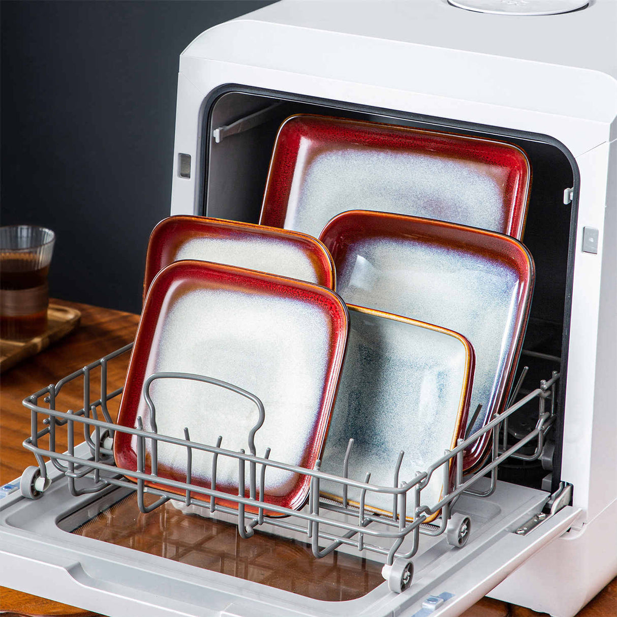 Stern 16 Piece Dinnerware Set