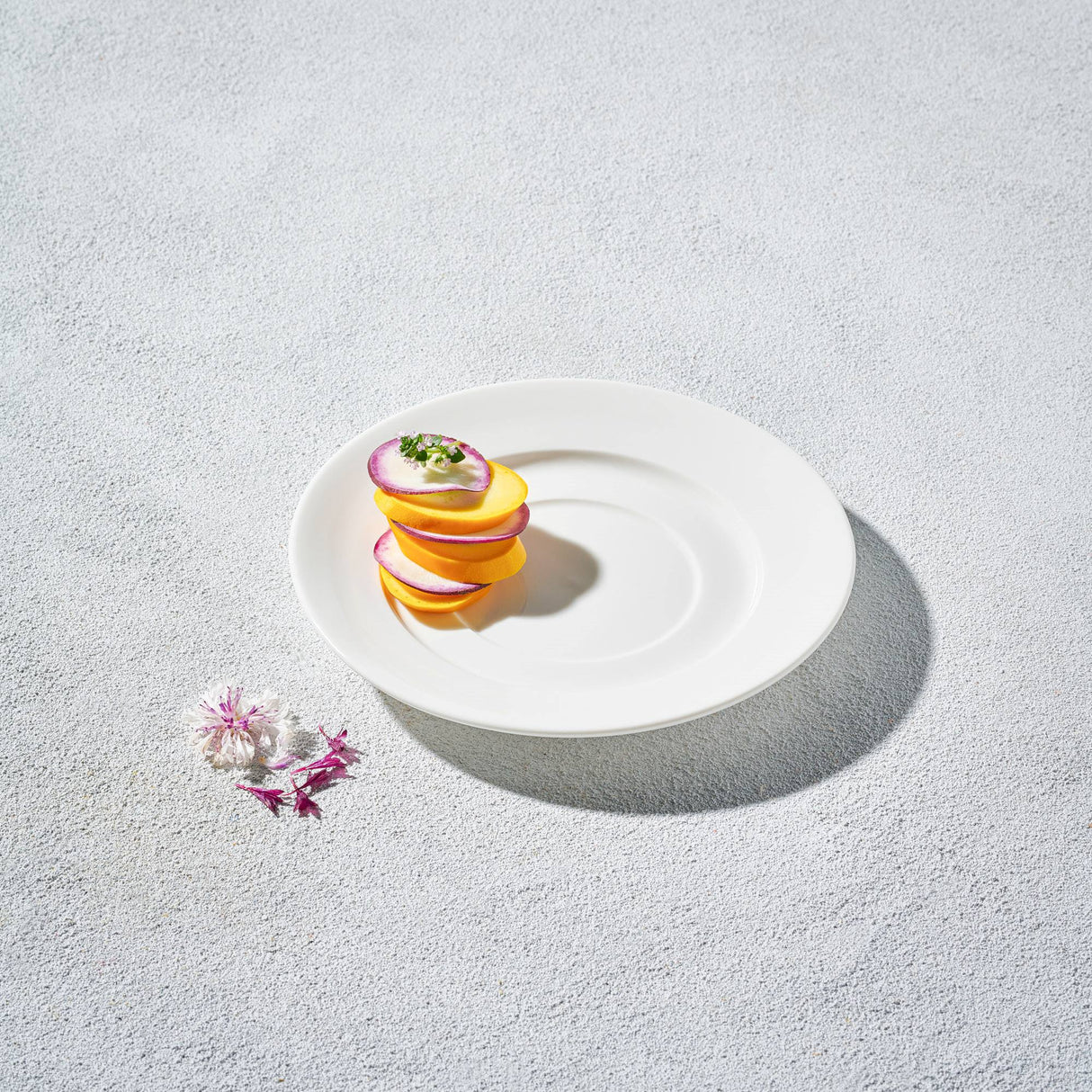 Lightning,-Round-Saucer-with-Inner-Accent-