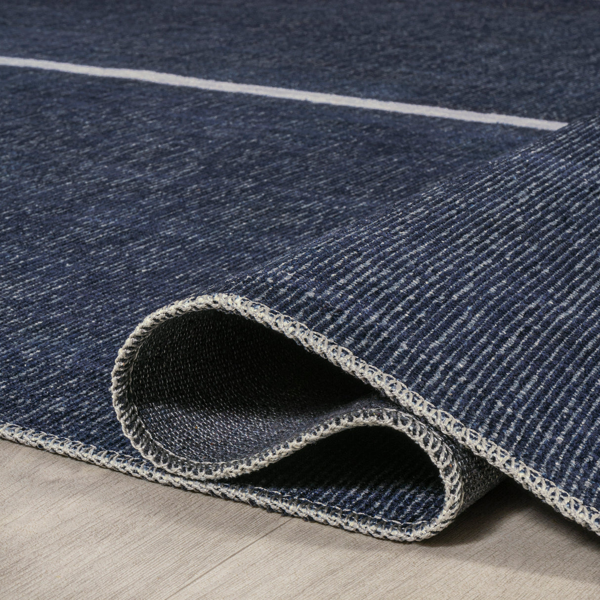 Linja Solid Centre Stripe Machine-Washable Runner Rug
