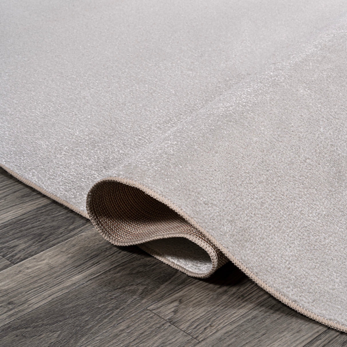 Twyla Classic Solid Low-Pile Machine-Washable Runner Rug
