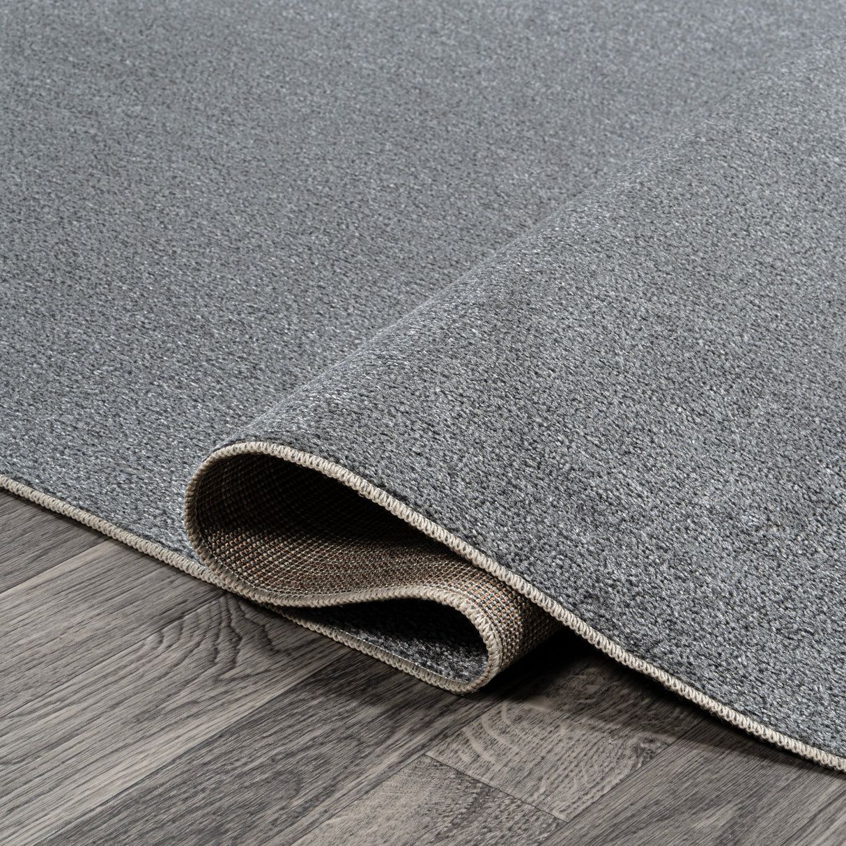 Twyla Classic Solid Low-Pile Machine-Washable Runner Rug