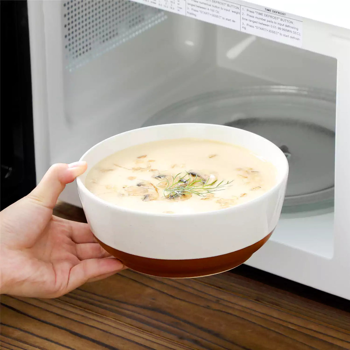 Zora 16 Piece Dinnerware Set