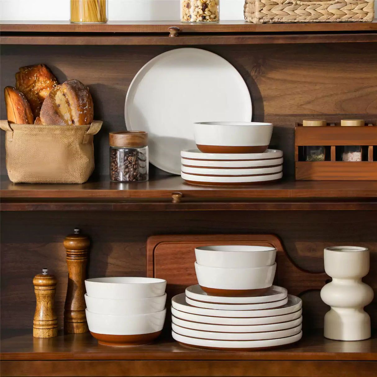 Zora 18 Piece Dinnerware Set