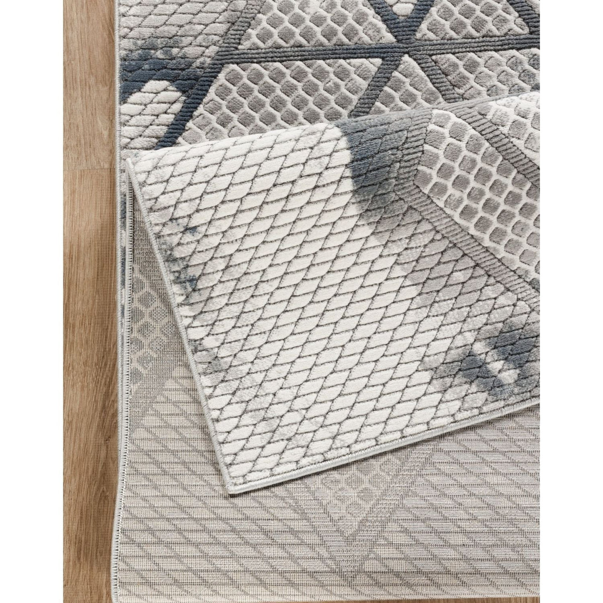 Geometrix - 5'3" X 7'3" Area Rug & Geometric, 3D Effect - Ivory / Gray