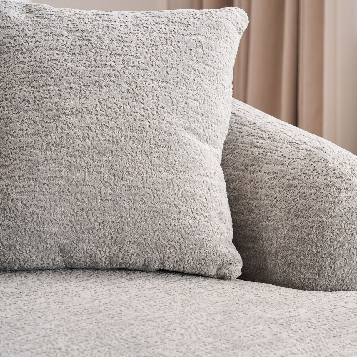 Combined Sofa With 4 Pillows