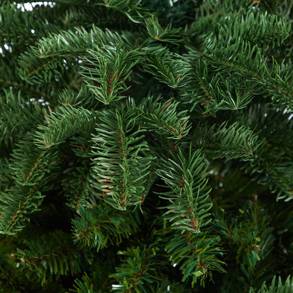 3.5’ South Carolina Spruce Artificial Christmas Tree with 458 Bendable Branches in Red Tower Planter