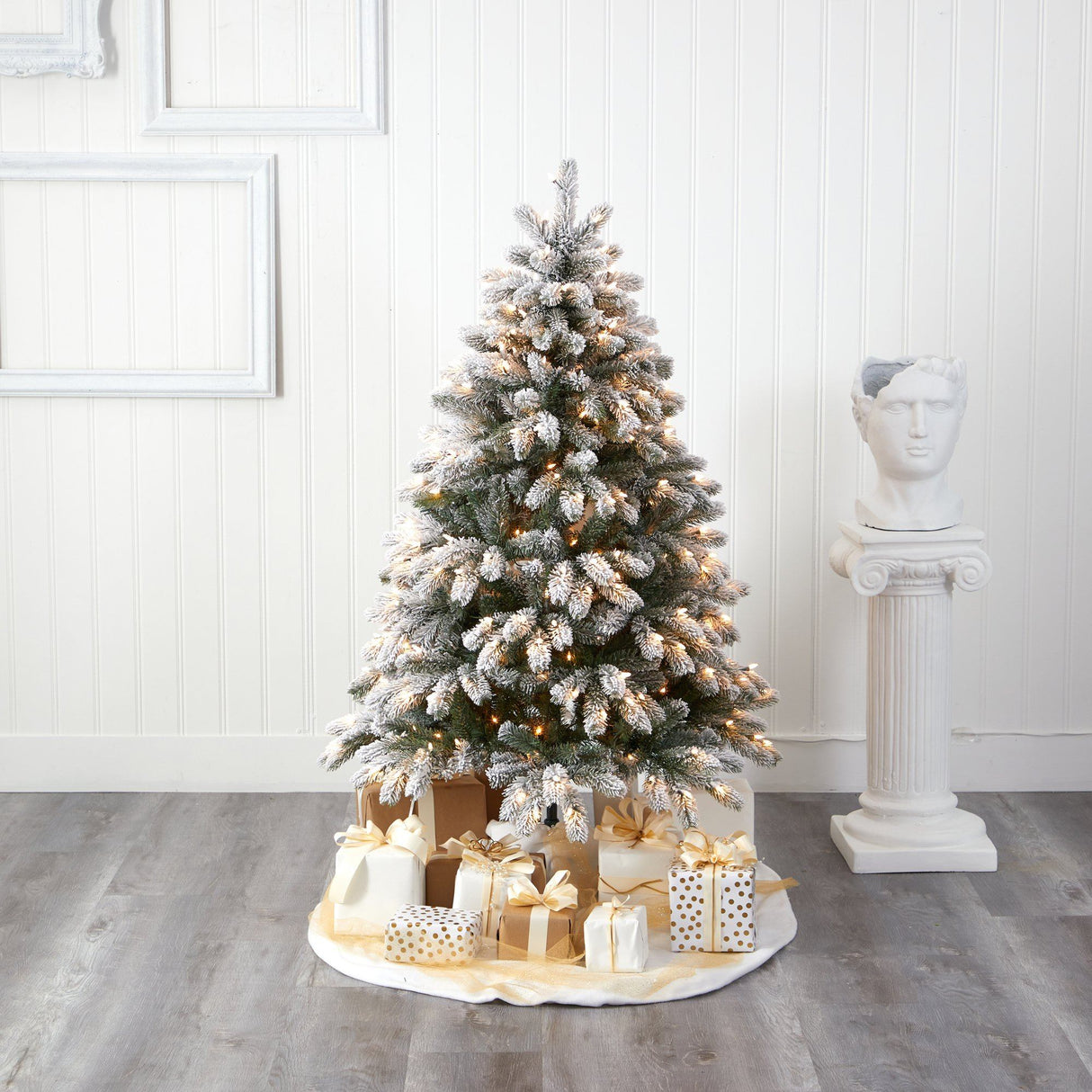 5’ Flocked South Carolina Spruce Artificial Christmas Tree with 300 Clear Lights and 621 Bendable Branches