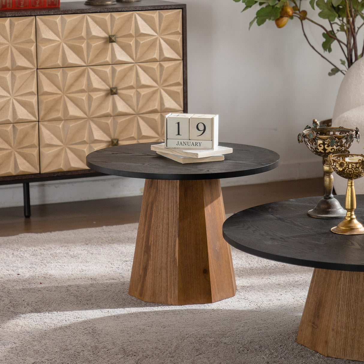Round Coffee Table - Sturdy Pedestal Wooden Tea Table for Living Room