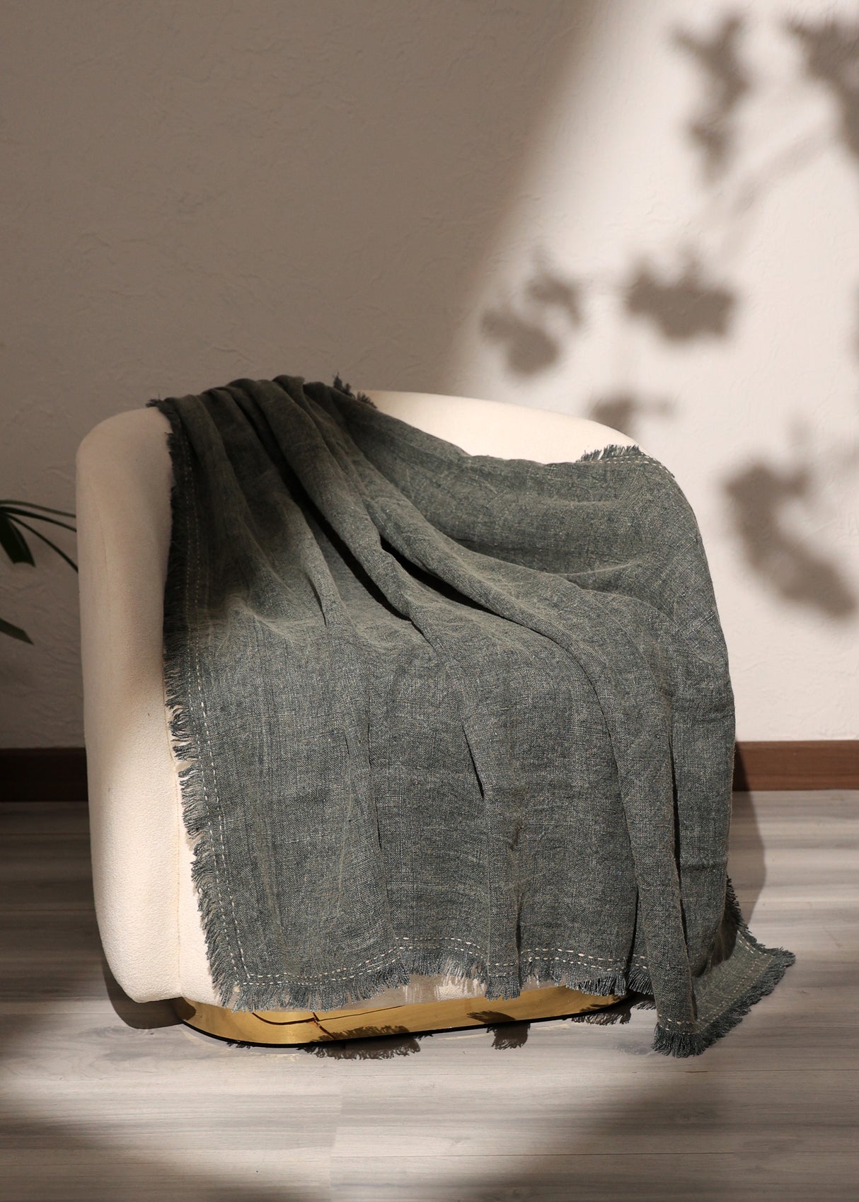Stonewashed-Linen-Woven-Throw-Blanket-with-Fringe-–-52X68'-