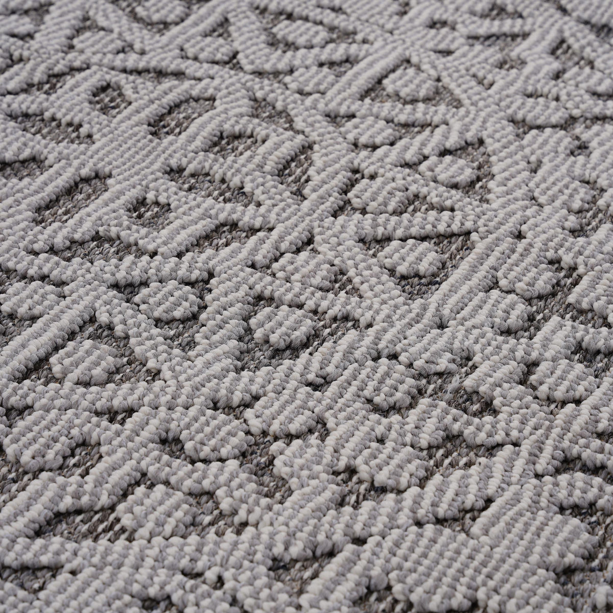 Guros Collection 4' x 6' Area Rug