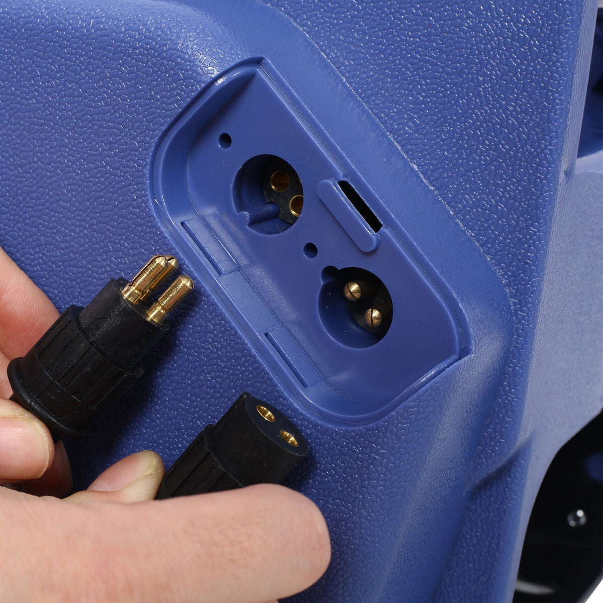 Reversible Electric 12V Trailer Winch For Boats Up To 5000 Lbs, Galvanized Wire Rope Casing - Blue