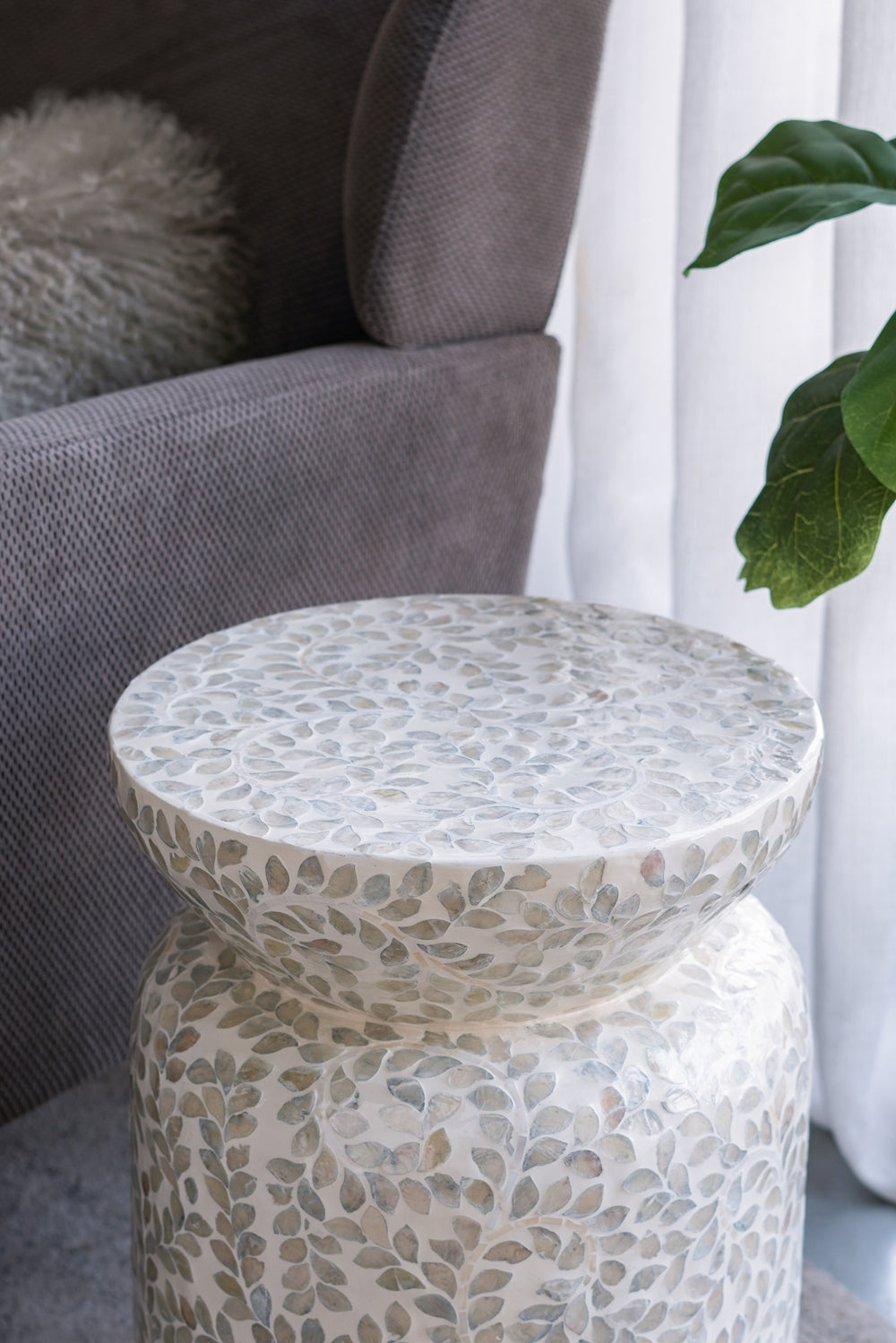 14x14x20 Round Bamboo Accent Table with White Capiz Shell Design