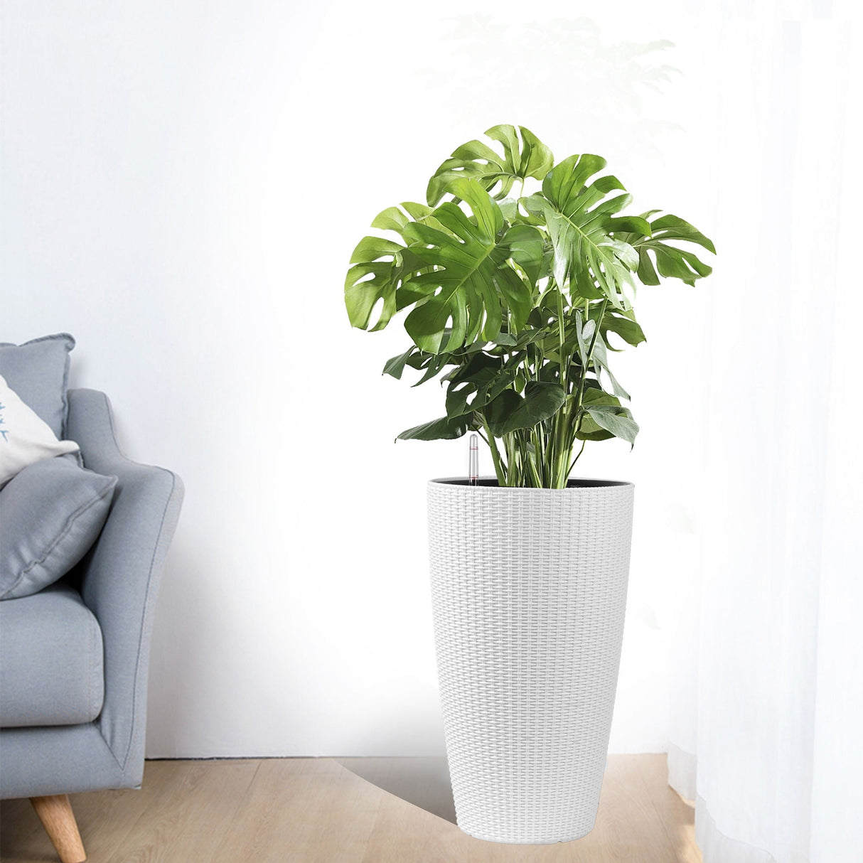 Tall Planters Set With Water Level Monitor And Auto Watering