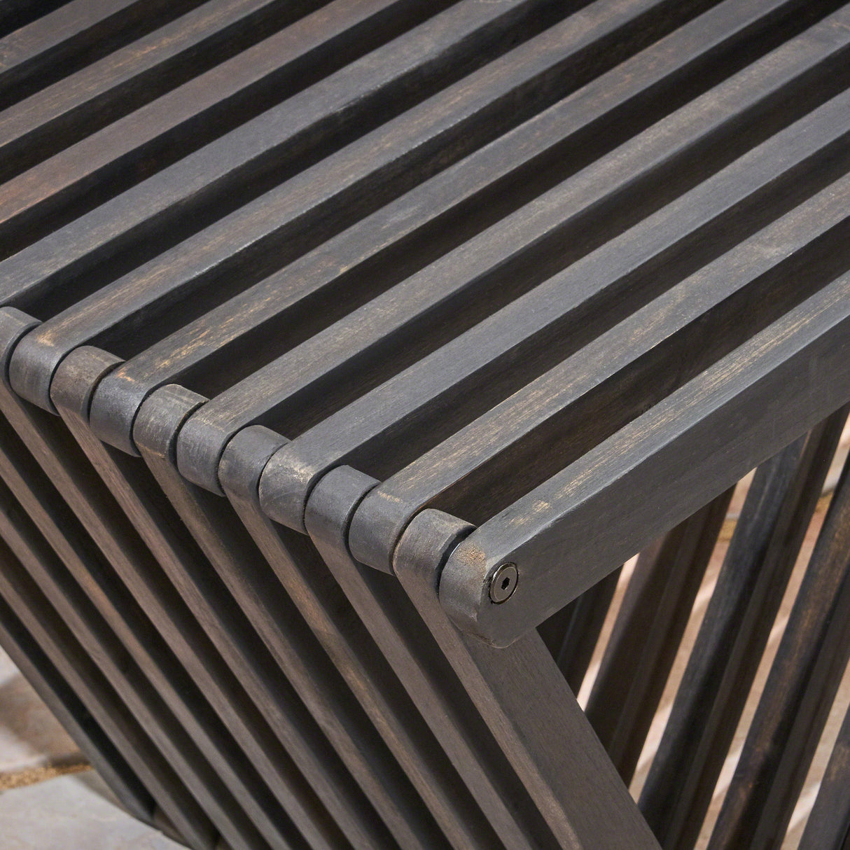Metropol Bench