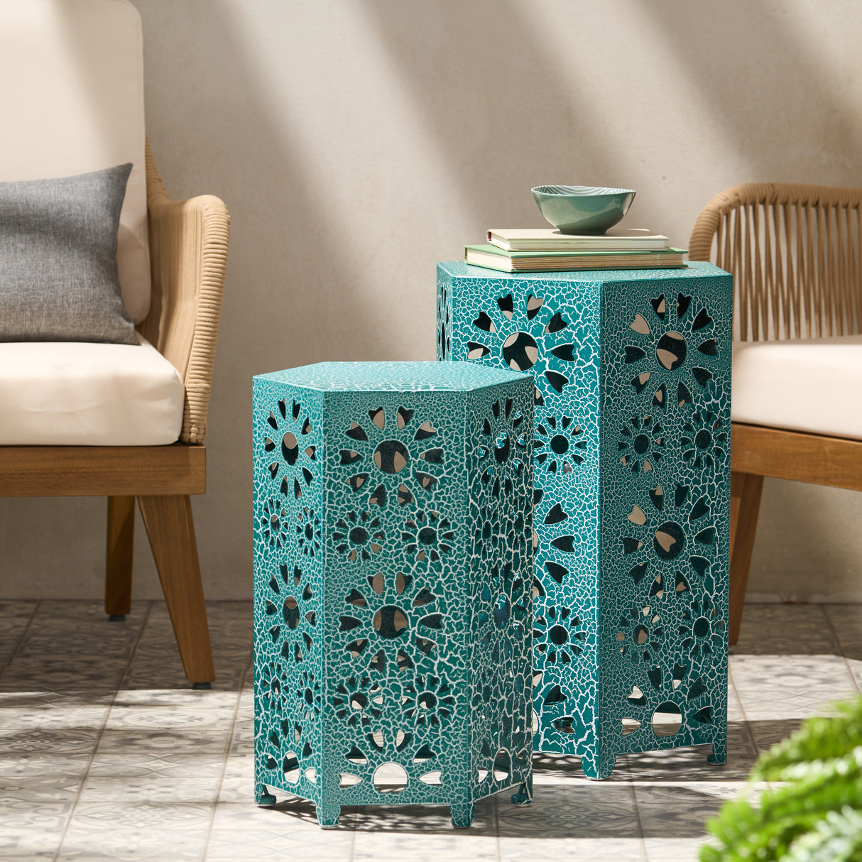 Eliana side table
