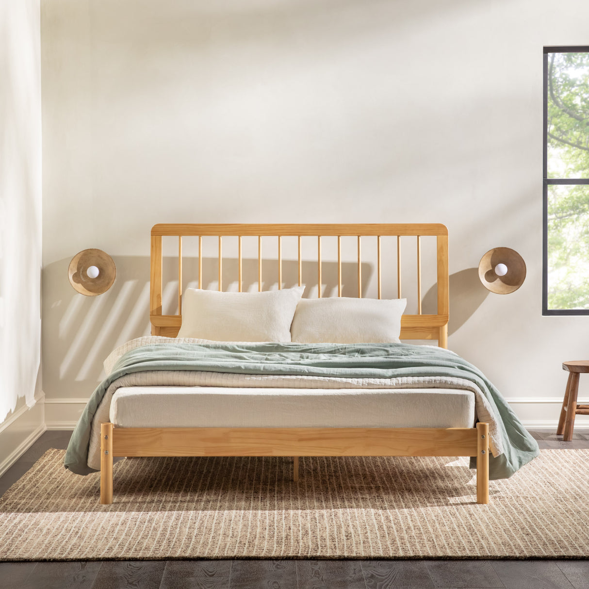 Mid-century modern solid wood queen spindle bed – natural pine