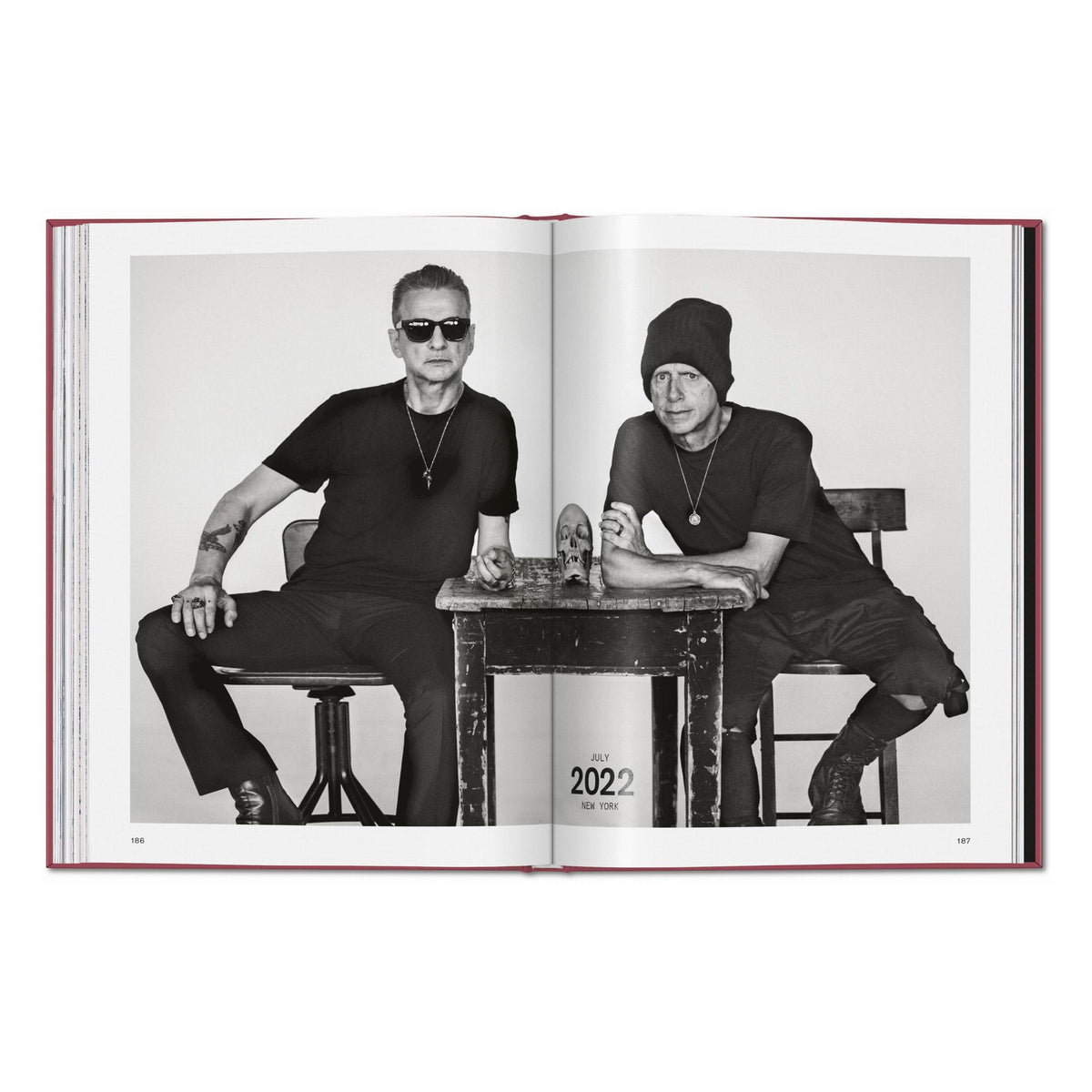 Depeche Mode by Anton Corbijn (English)