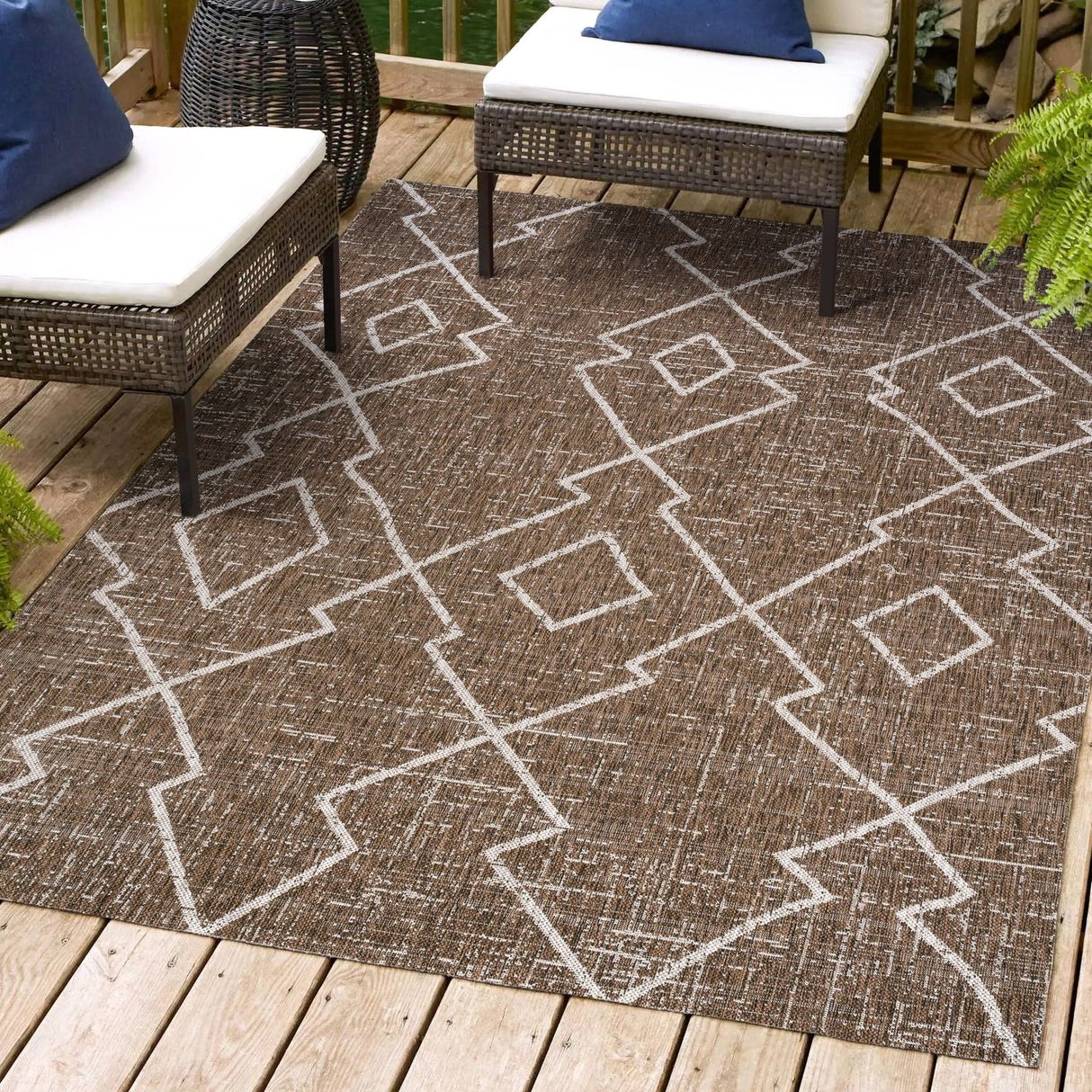 Carwa Tribal Diamond Trellis Indoor/Outdoor Area Rug - Tuesday Morning - Area Rugs