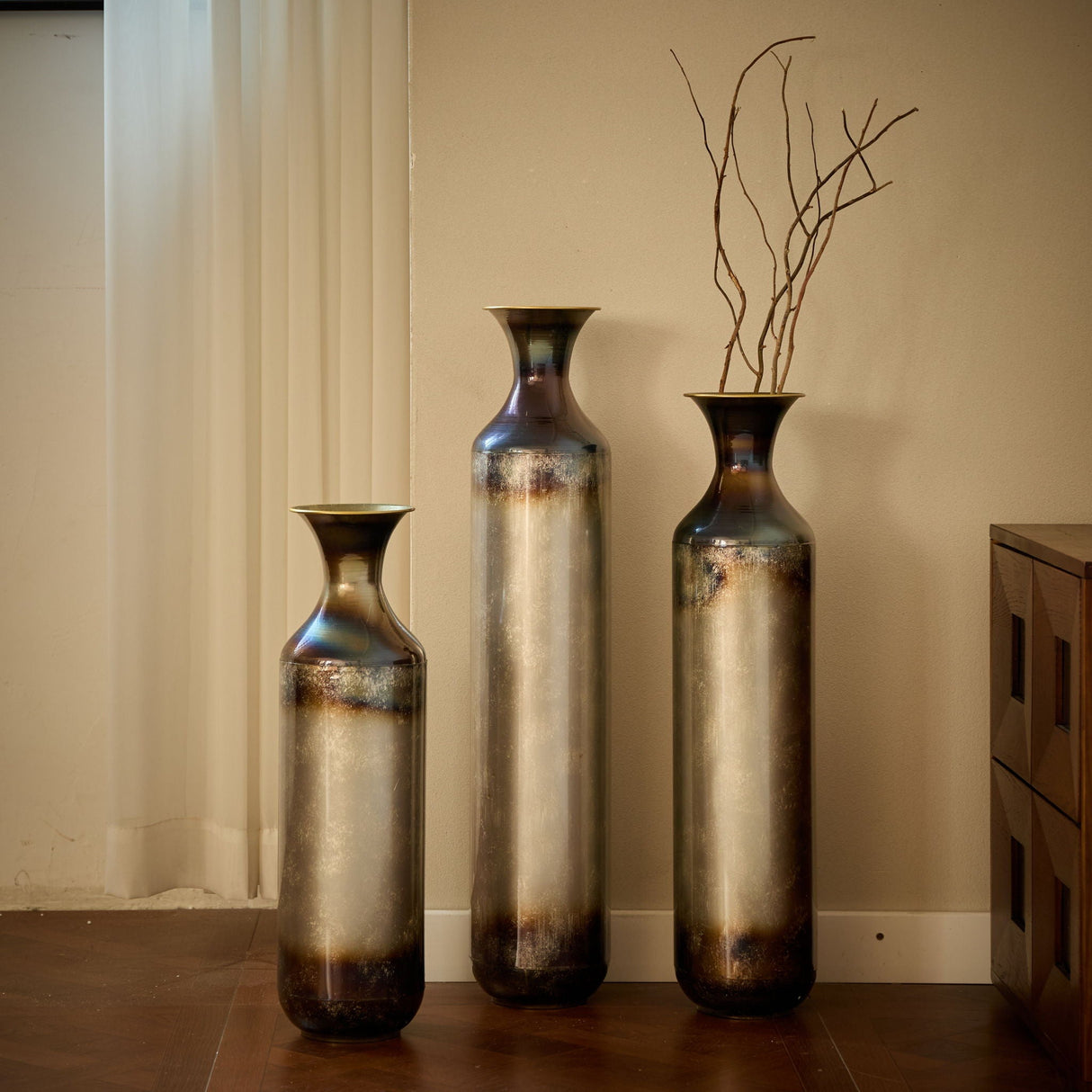Modern Droplet Shaped Floor Vase Set, Glazed Metal Decorative Vases 3 Piece Home Accent For Living Room - Gold / White