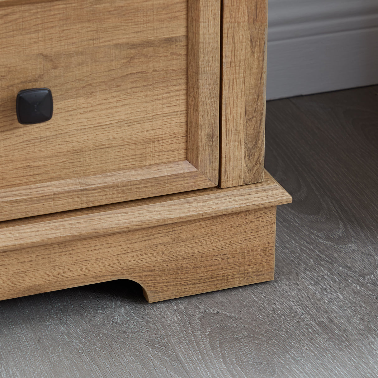 Elegant 6 Drawer Dresser