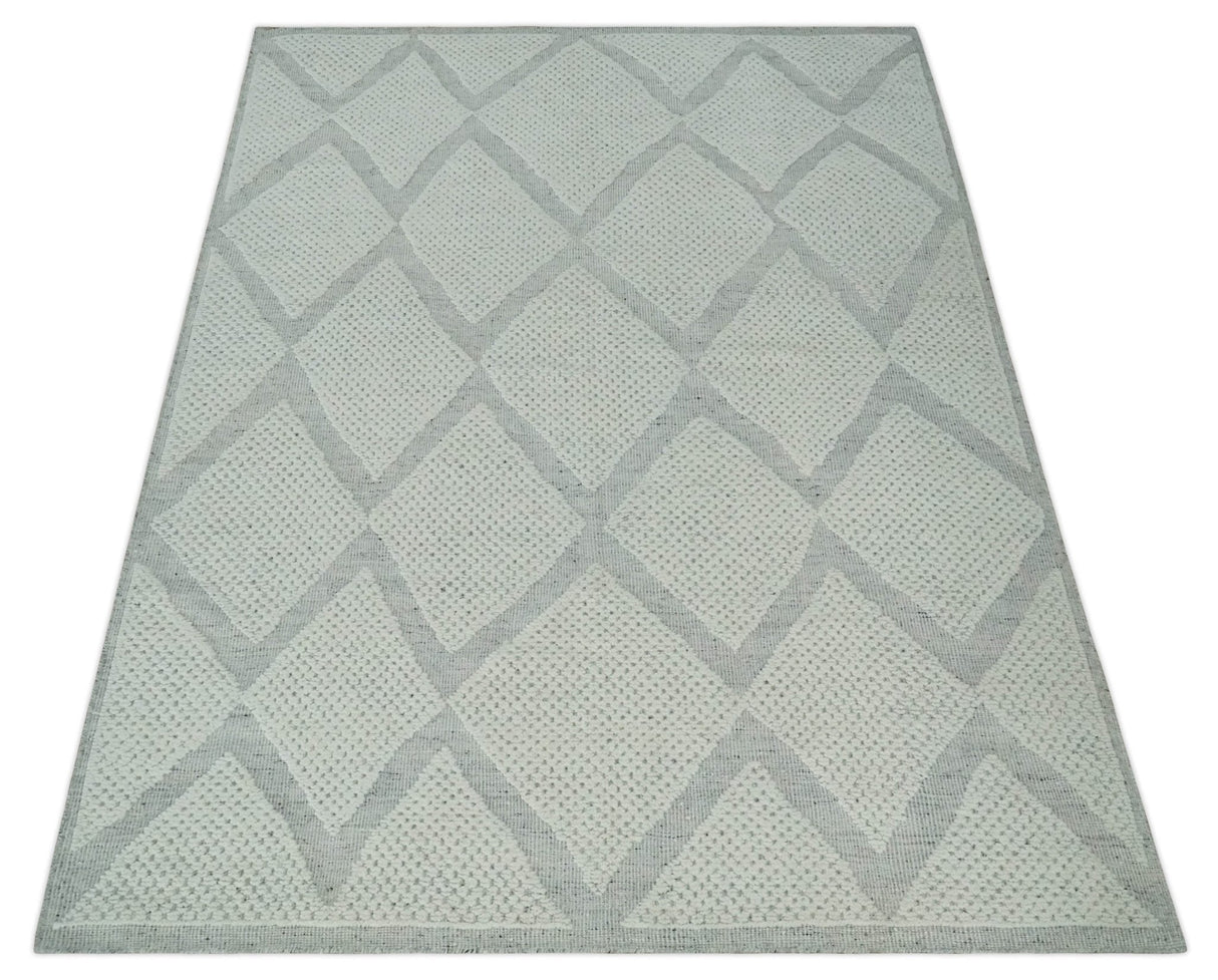 Contemporary 8x10 Ivory and Silver Traditional Geometrical Pattern Hand Knotted Wool Area Rug
