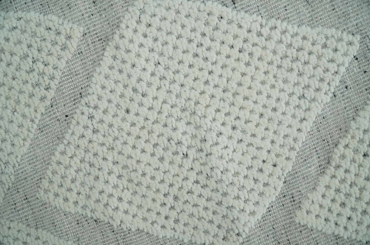 Contemporary 8x10 Ivory and Silver Traditional Geometrical Pattern Hand Knotted Wool Area Rug