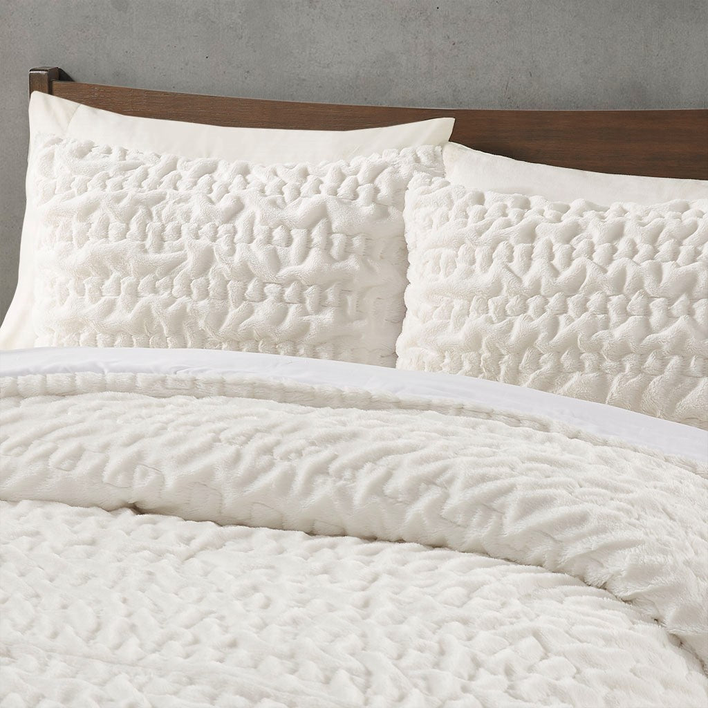 King/Cal King Ruched Fur Down Alternative Comforter Set