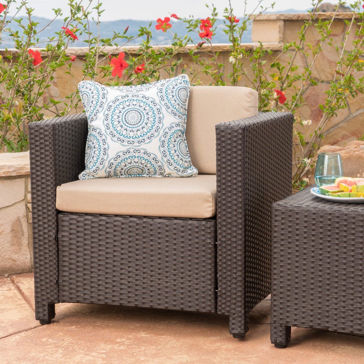 PUERTA Club Chair MP1 Outdoor Comfort Weather-Resistant Cushions Mixed Black Faux Rattan