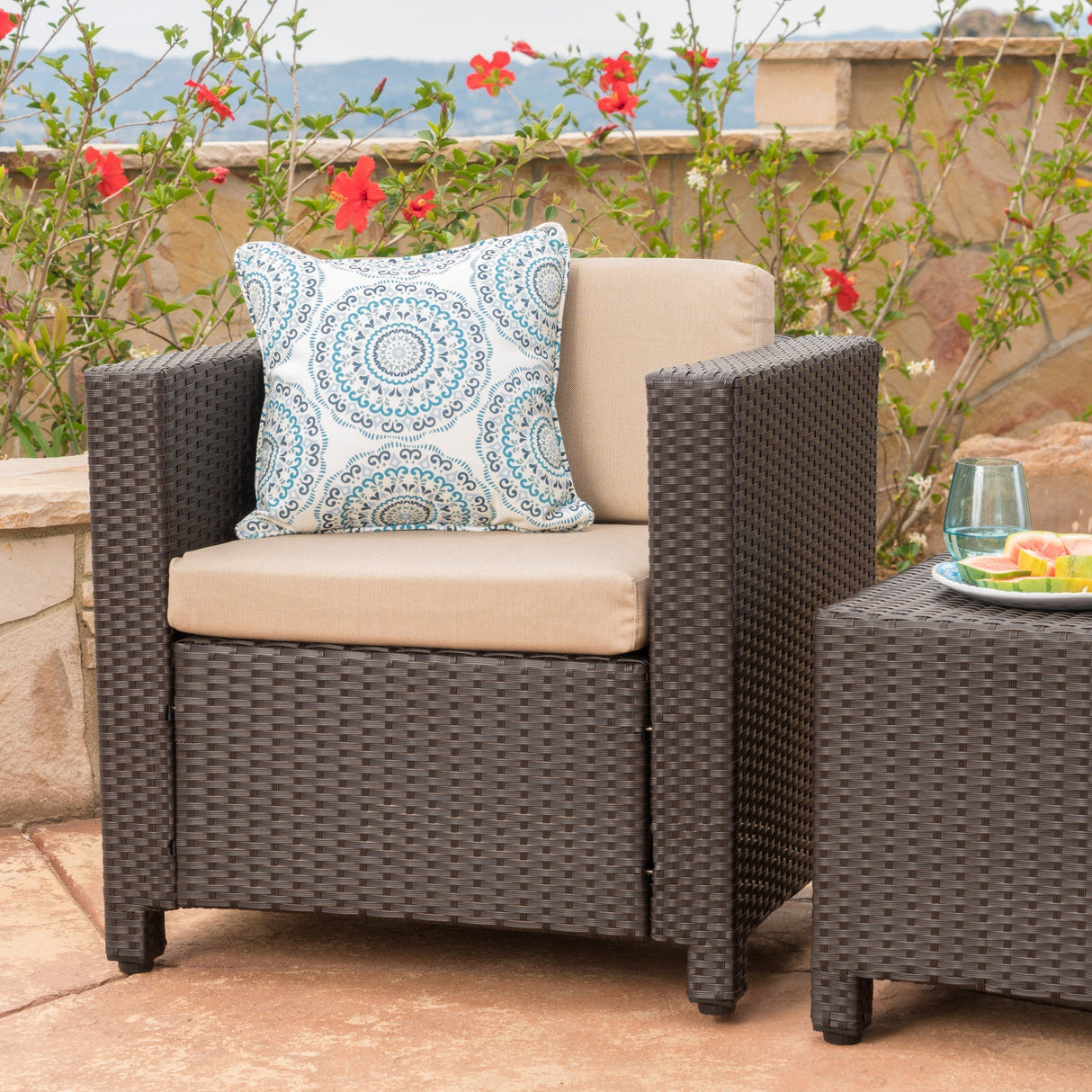 PUERTA Club Chair MP1 Outdoor Comfort Weather-Resistant Cushions Mixed Black Faux Rattan