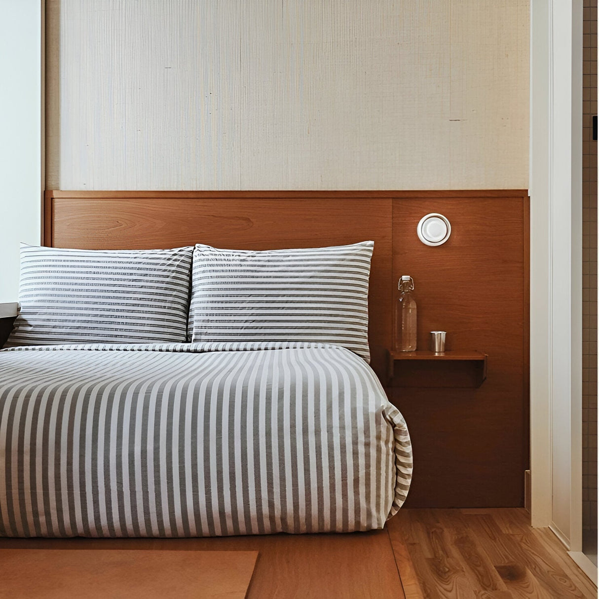 Nordic Acrylic Dimple LED Wall Sconce 1-Light 3-Color Adjustable