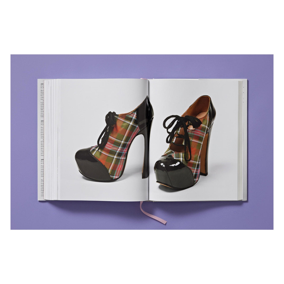 Shoes A–Z. The Collection of The Museum at FIT (German, French, English) (FFE)