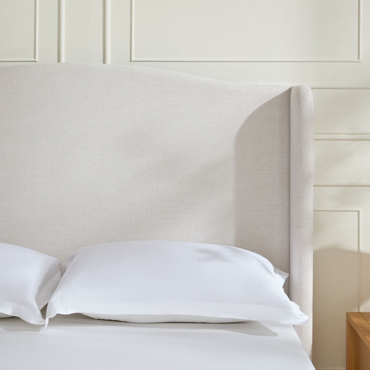 Hannah - Upholstered Wingback Bed Size / Tall Headboard Upholstered King Bed / Premium Textured Look / Minimalist Designs / No Box Spring Needed