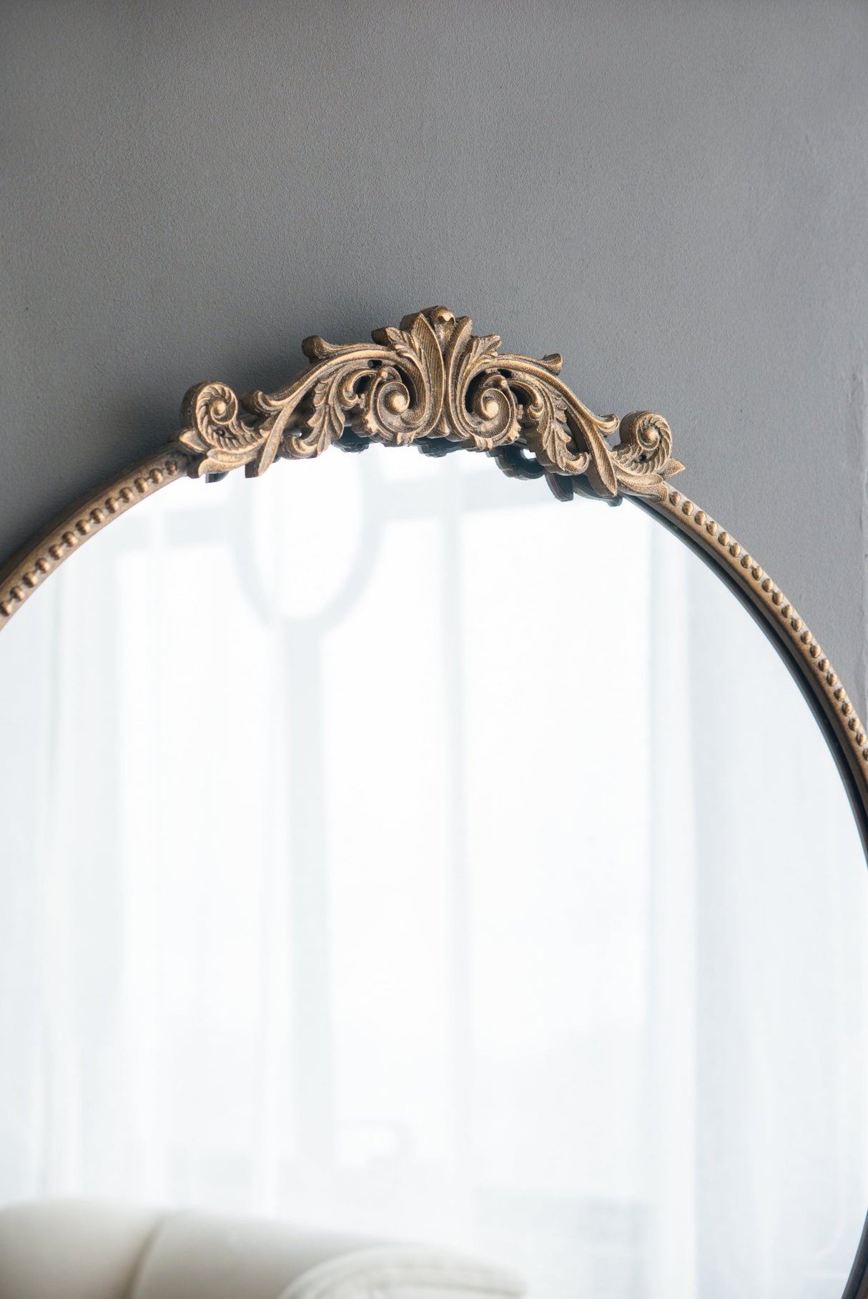 The Aurelia Round Mirror
