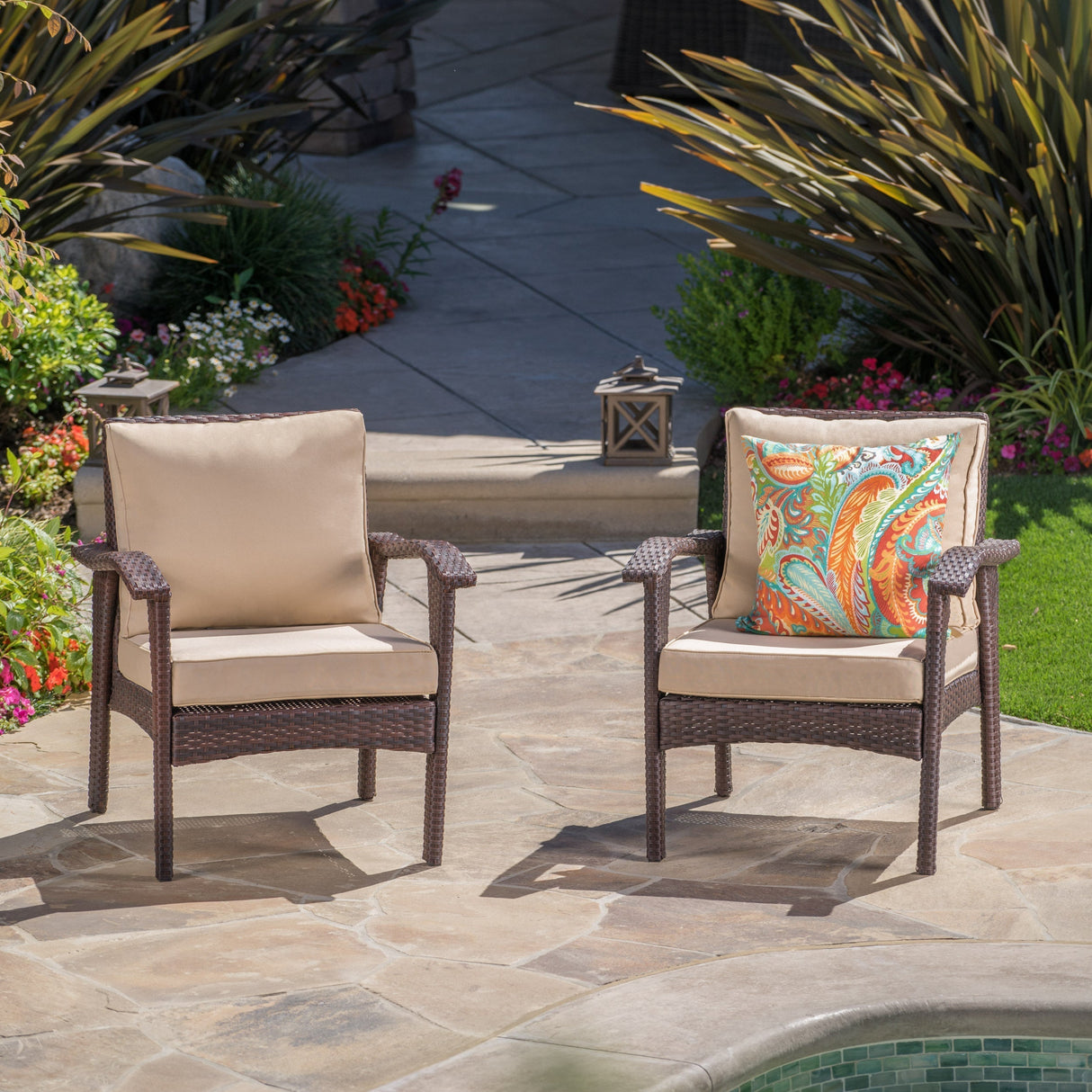 HONOLULU Brown Club Chair Set of 2 with Weather-Resistant Wicker Finish and Cushions