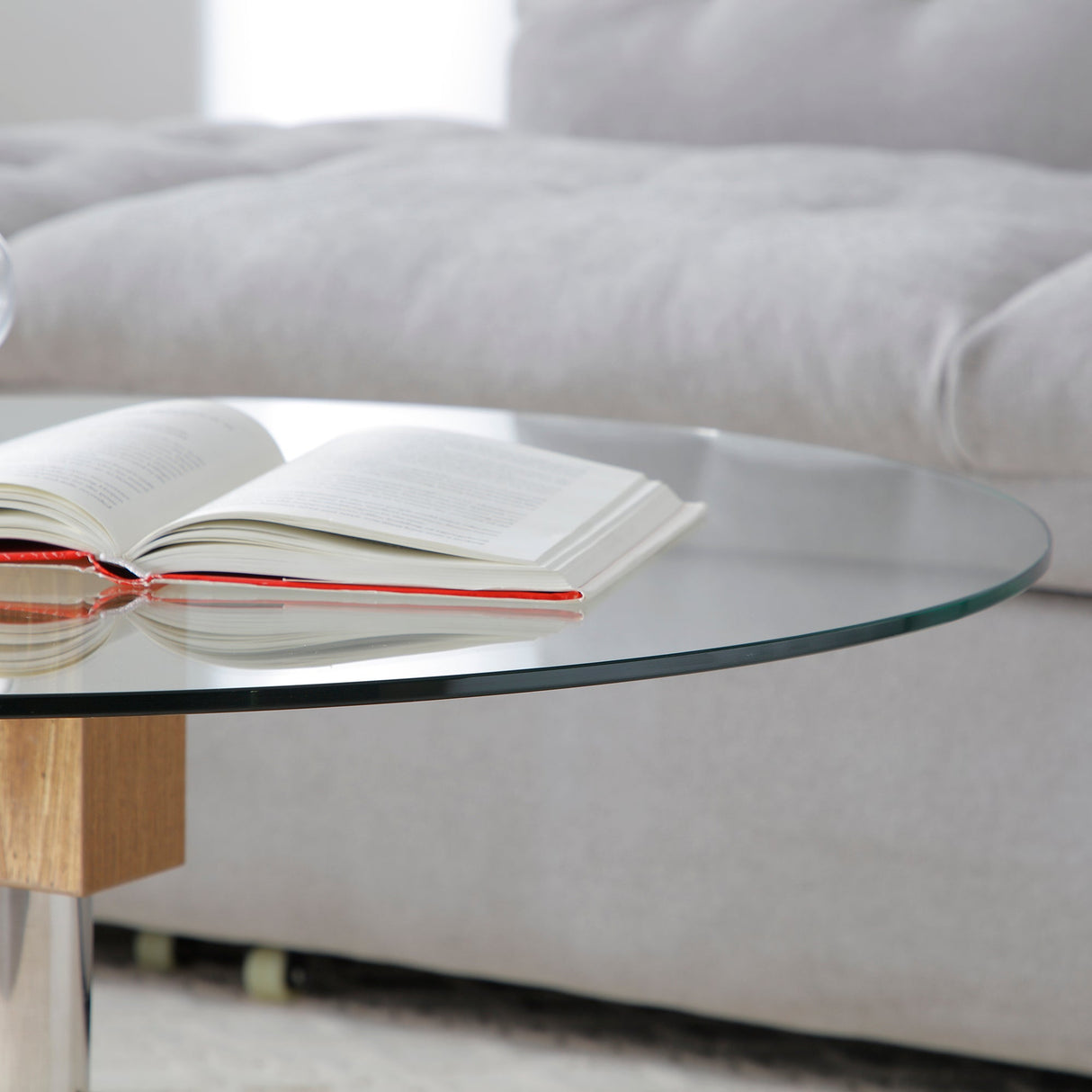 Modern and Practical Double-Layer Round Table