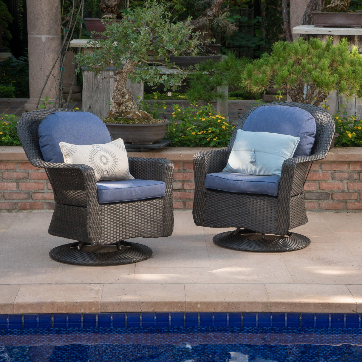 Liam Swivel Club Chair (Set of 2)