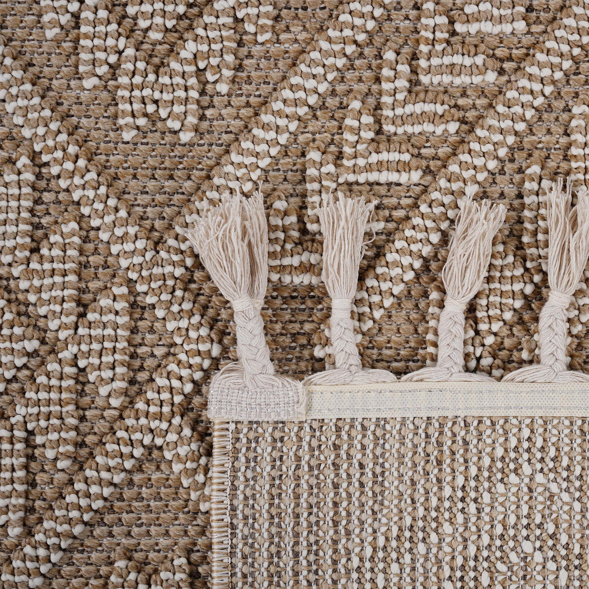 Guros - Traditional Indoor / Outdoor Area Rug