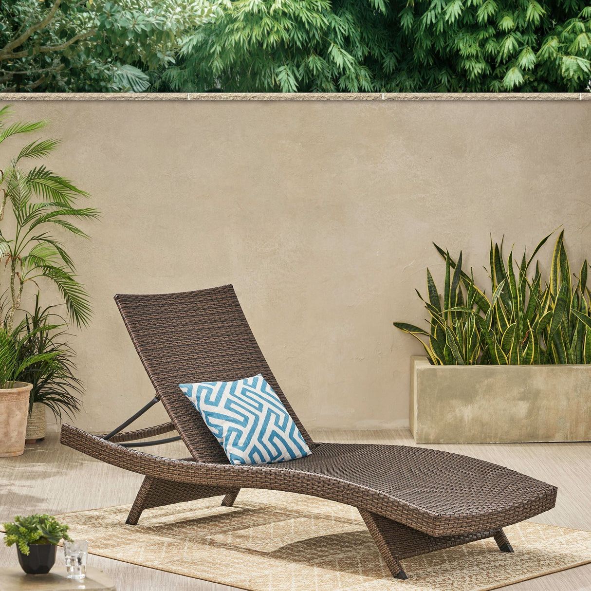 Salem - Chaise Lounge