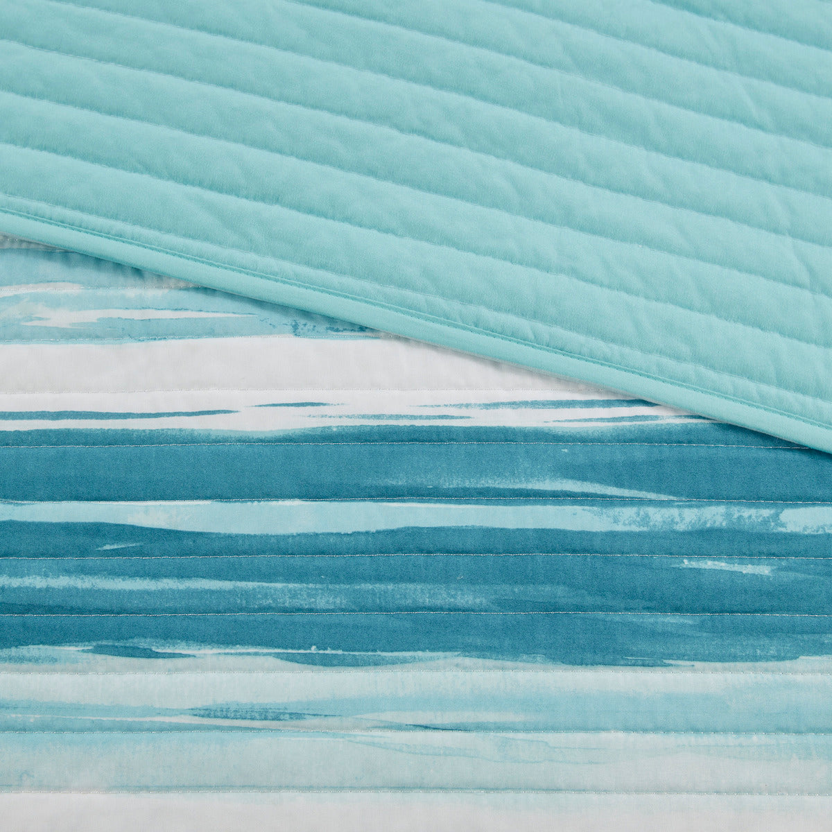 6 Piece Printed Quilt Set with Throw Pillows Aqua Full/Queen