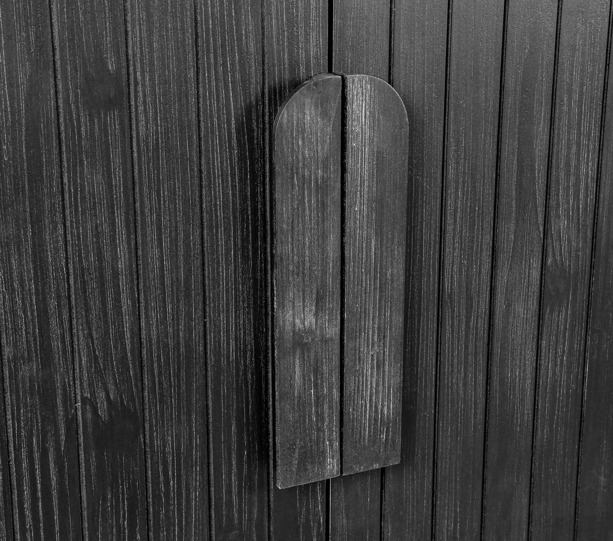 Amulette 4-Door Sideboard with Curved Edge and Adjustable Shelves