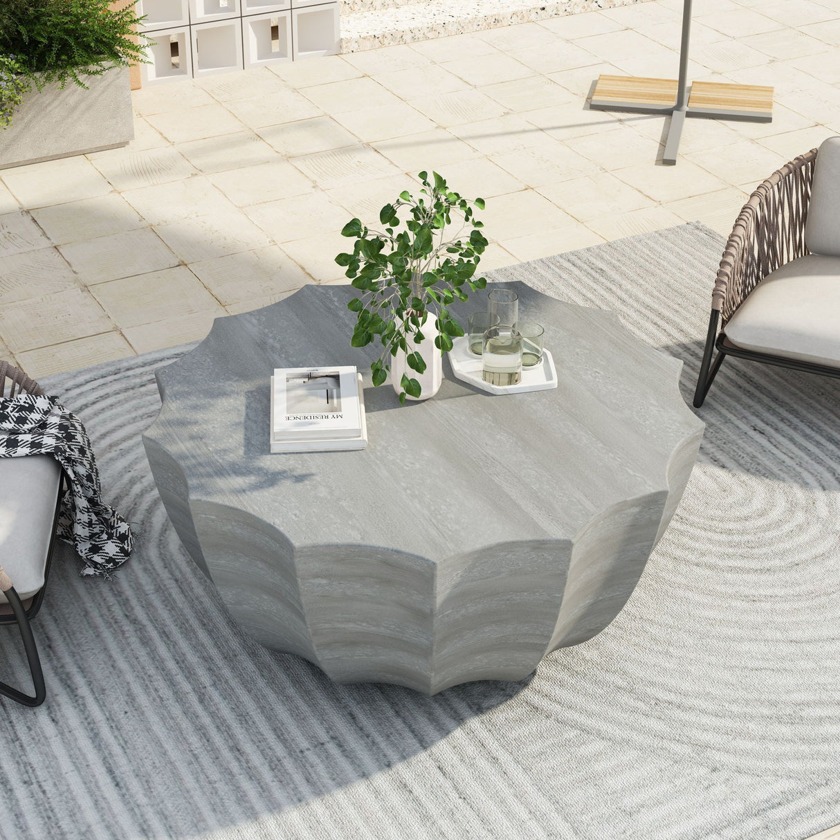 Modern Round Coffee Table For Indoor / Outdoor