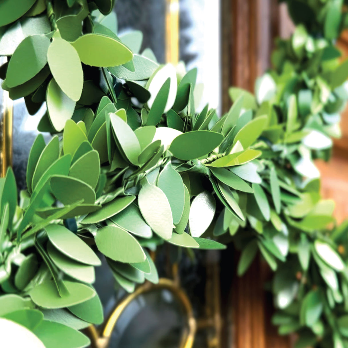 24-inch Boxwood Bunny Wreath