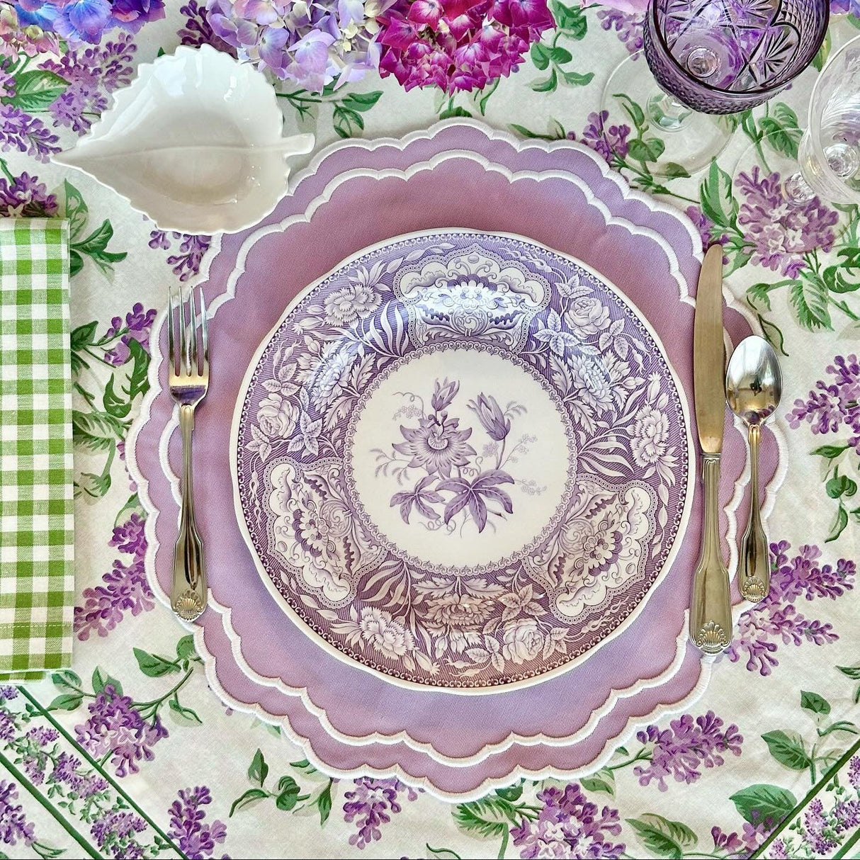 Gratitude-Lila-Round-Fabric-Placemat-Fabric-Placemats