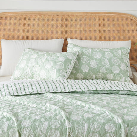 Green-Seashell-Quilt-Emerald-Bay-Quilts