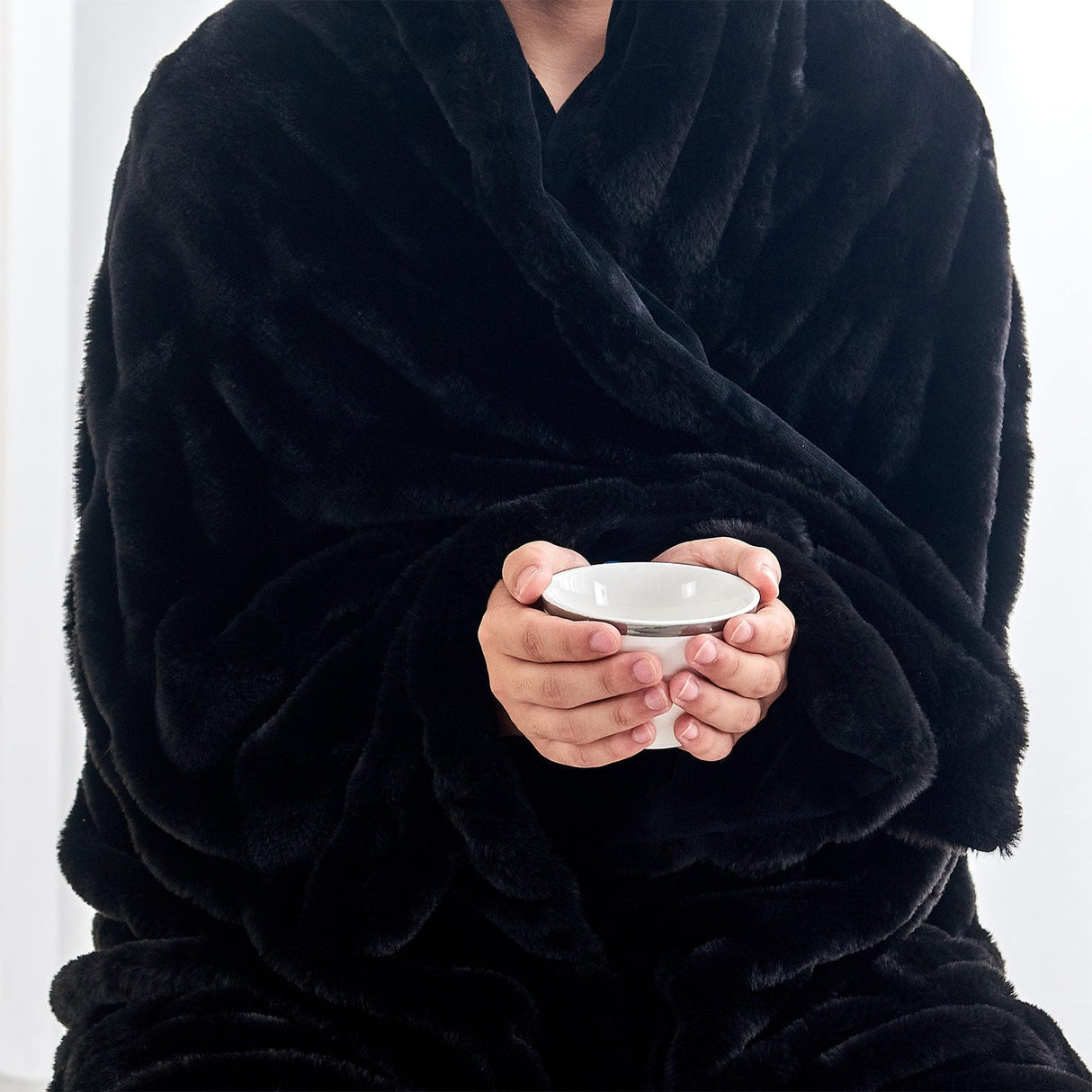 Ruched Faux Fur Throw Blanket - Alondra Collection