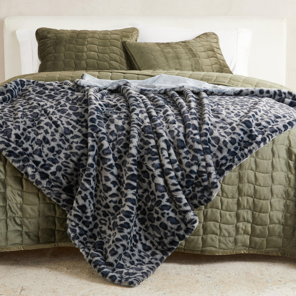 Faux-Fur-Printed-Throw-Blanket-Aaliyah-Collection-Blankets
