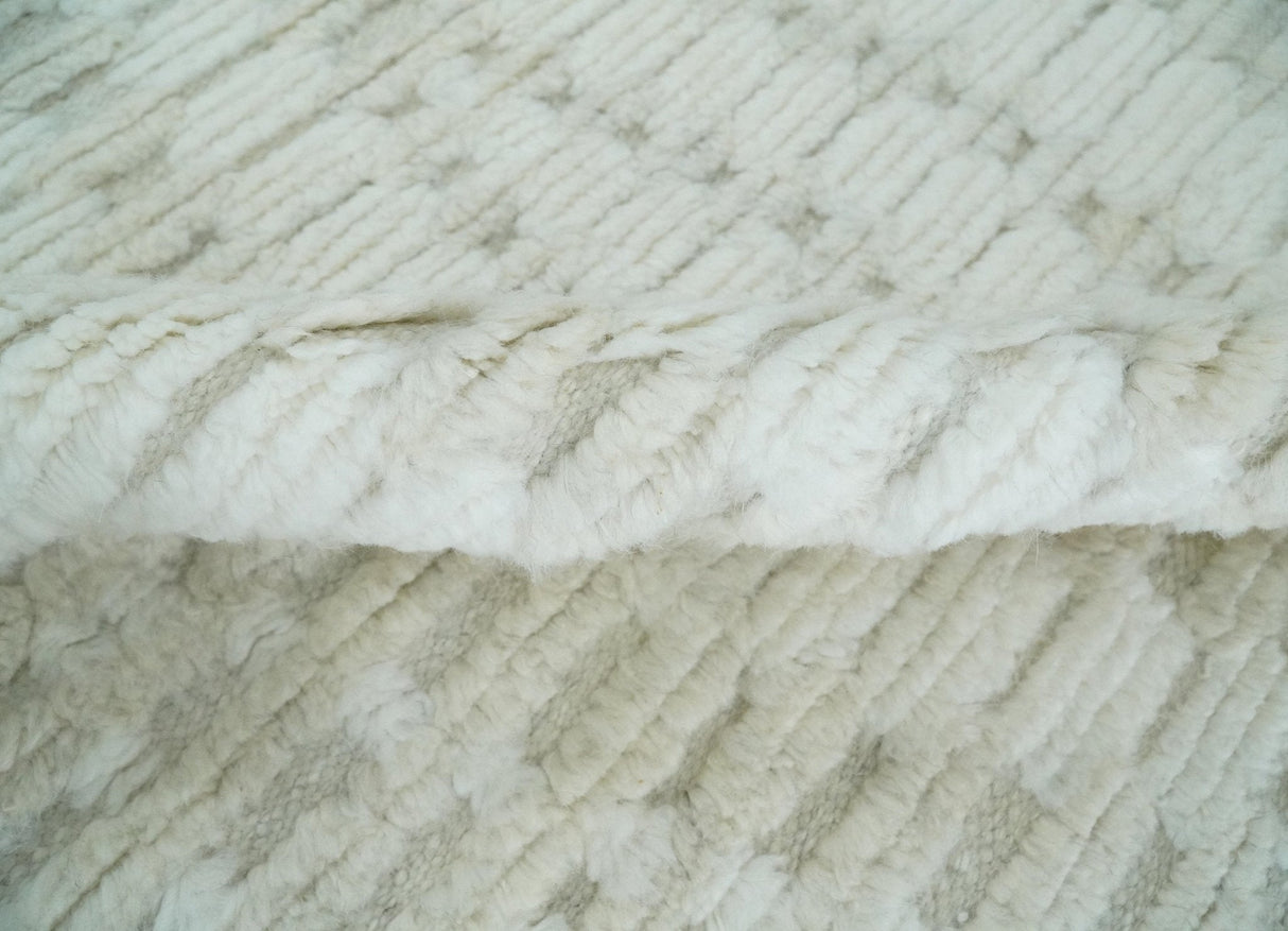 Hand carved Ivory Traditional Geometrical Pattern Hand Knotted 7.10x9.8 Wool Area Rug
