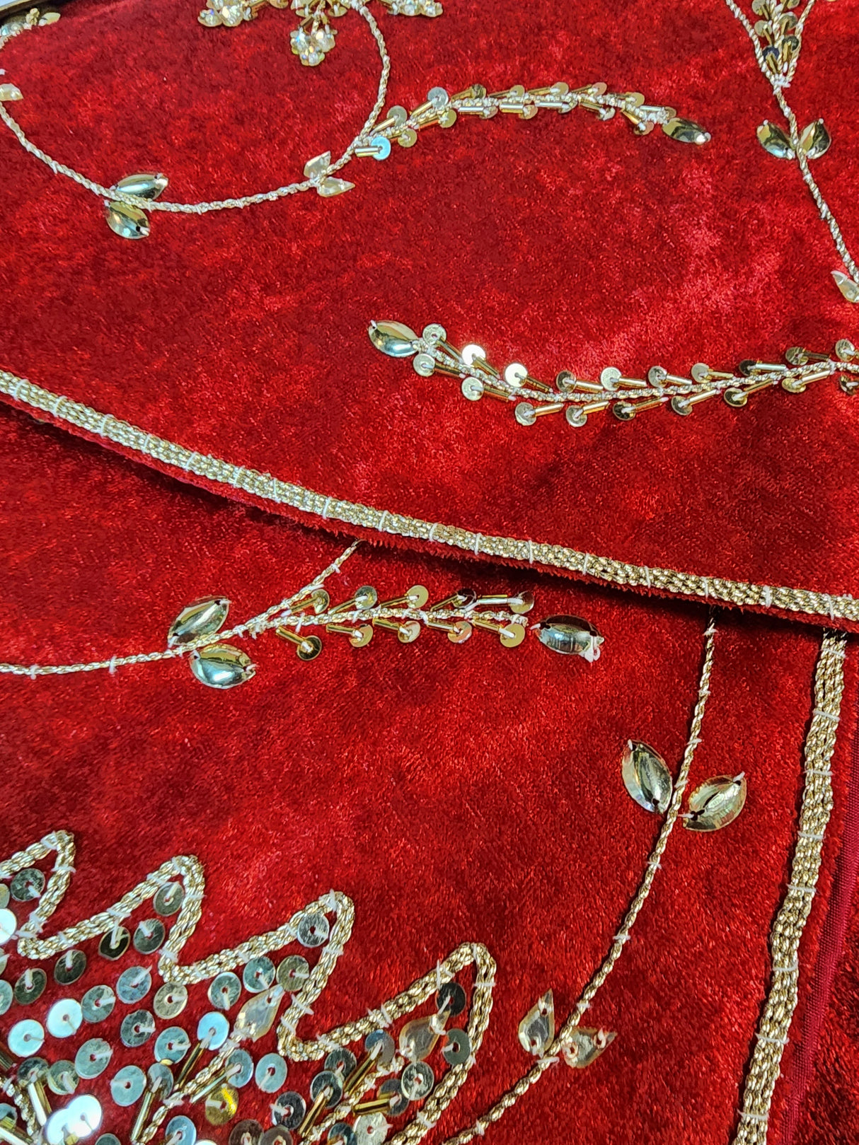 Elegant Burgundy & Gold Christmas Tree Skirt - 48 Inches
